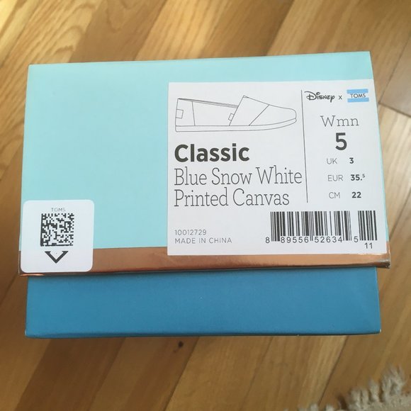 TOMS x Disney Snow White Canvas Classic Alpargata - Picture 10 of 10